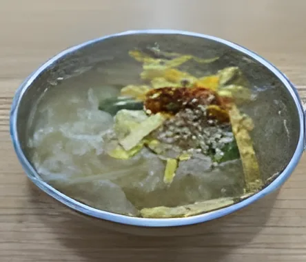 Deokha Hongdukkae Son Kalguksu